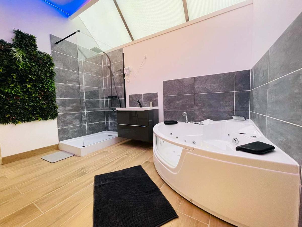 Ng Suitehome - Lille I Roubaix I Gare I Metro Alsace - Grand T2 - Balneo - Netflix - Wifi - Cuisine Екстер'єр фото