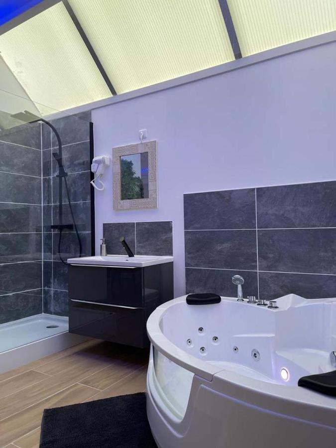 Ng Suitehome - Lille I Roubaix I Gare I Metro Alsace - Grand T2 - Balneo - Netflix - Wifi - Cuisine Екстер'єр фото