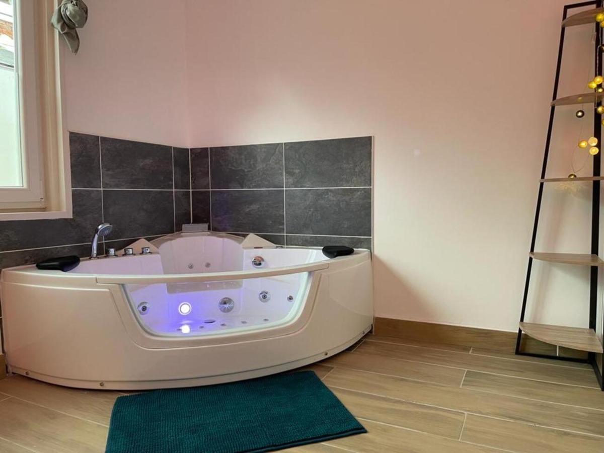 Ng Suitehome - Lille I Roubaix I Gare I Metro Alsace - Grand T2 - Balneo - Netflix - Wifi - Cuisine Екстер'єр фото